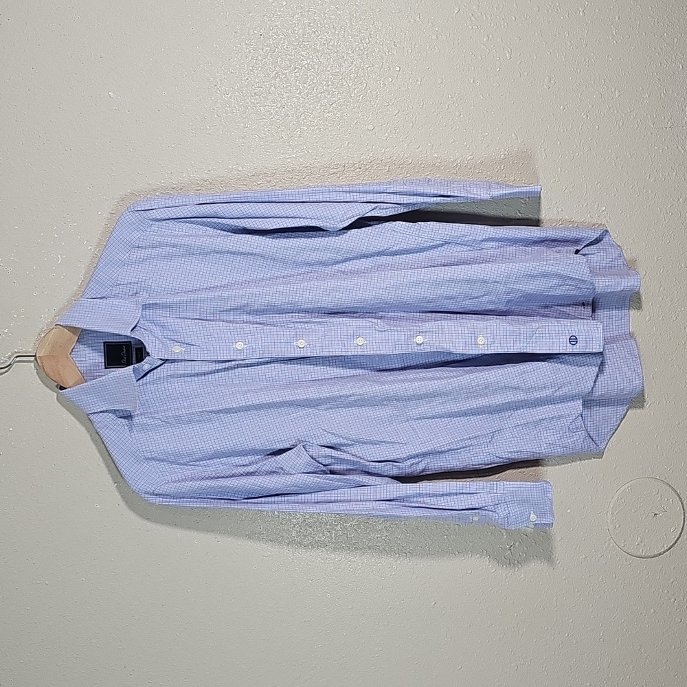 David Donahue Casual Button-Down Shirt.